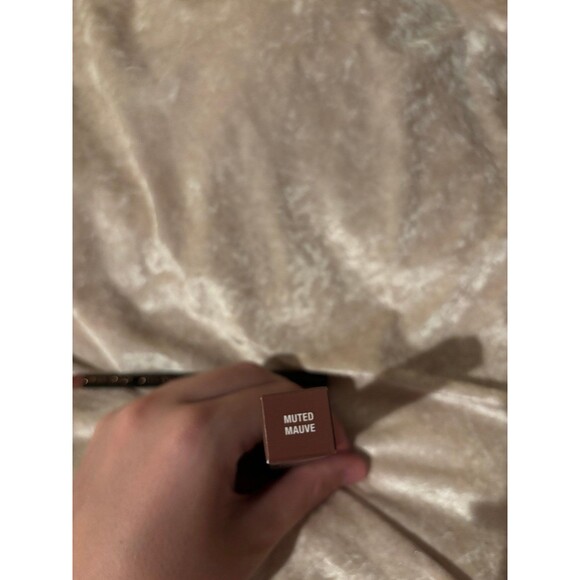 Anastasia lip liner in muted mauve - Picture 3 of 4